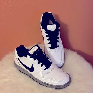 Mens Nike Eberon